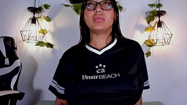melanieecox online show from 5, 5, 2026