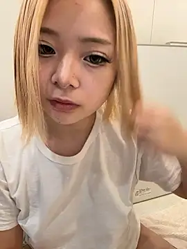 Snapshot of Rei1216xo chatting on 30, 11, 2025 Rei1216xo online show from 30, 11, 2025