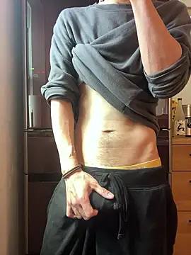 saku chan live online show from 11, 4, 2026