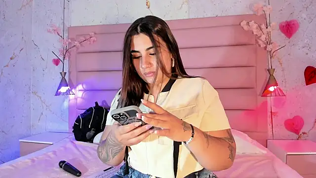 sabrinamilani online show from 15, 3, 2026