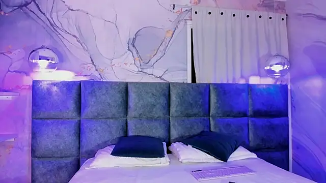 sabrinamilani online show from 13, 9, 2025