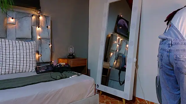 alaia-rogers online show from 10, 10, 2025