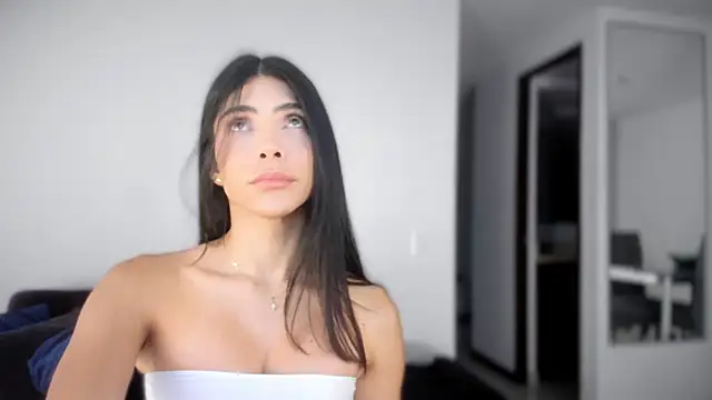 angelturned001 online show from 14, 2, 2026