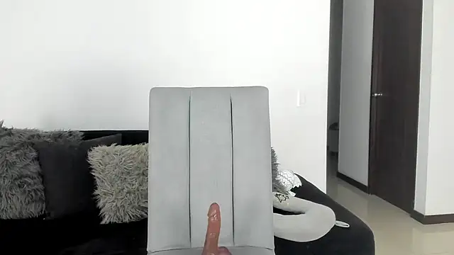 angelturned001 online show from 9, 3, 2025