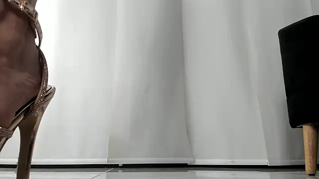 angelturned001 online show from 10, 12, 2024