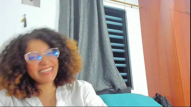 Ada gales  online show from 30, 10, 2025