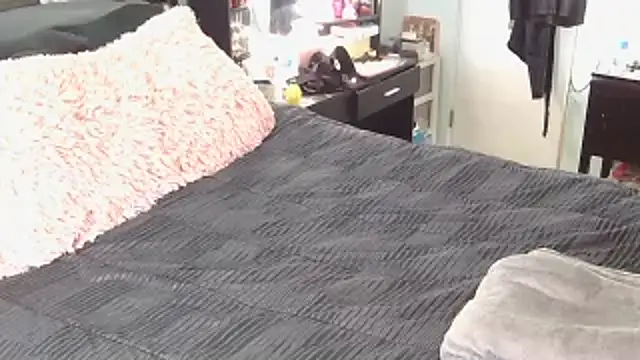 exxxtrasmall online show from 16, 11, 2025