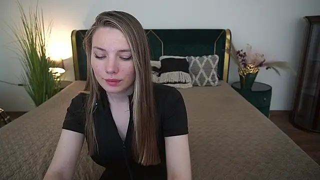 IceDanielles online show from 5, 6, 2026
