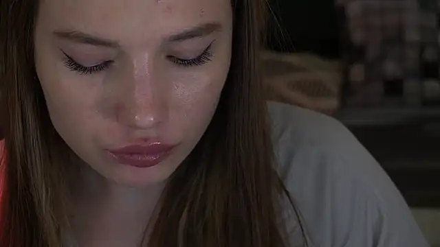 IceDanielles online show from 8, 11, 2025