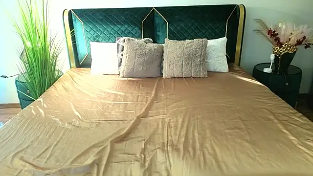 IceDanielles online show from 26, 3, 2026