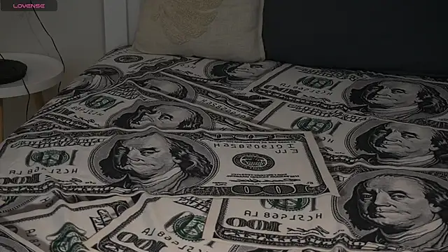 IceDanielles online show from 9, 11, 2025