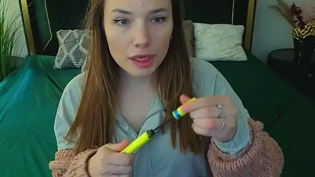 IceDanielles online show from 10, 4, 2026