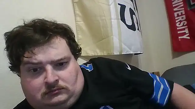 Snapshot of YelpedAverting chatting on 12, 10, 2025 YelpedAverting online show from 12, 10, 2025