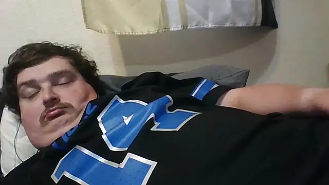 Snapshot of YelpedAverting chatting on 17, 11, 2025 YelpedAverting online show from 17, 11, 2025