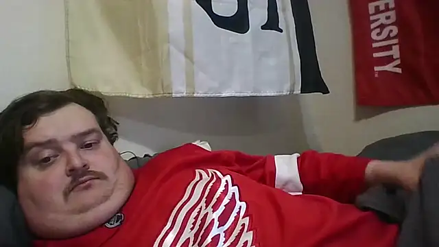 Snapshot of YelpedAverting chatting on 13, 11, 2025 YelpedAverting online show from 13, 11, 2025