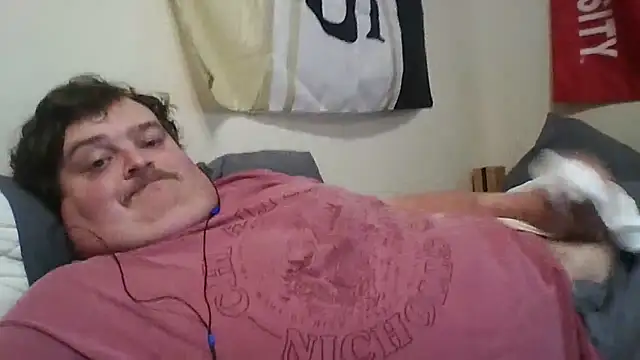 Snapshot of YelpedAverting chatting on 7, 10, 2025 YelpedAverting online show from 7, 10, 2025