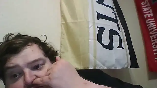 Snapshot of YelpedAverting chatting on 2, 12, 2025 YelpedAverting online show from 2, 12, 2025