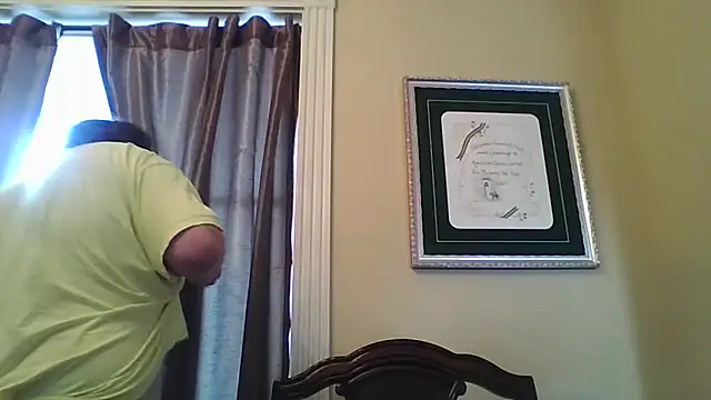 Snapshot of YelpedAverting chatting on 14, 11, 2025 YelpedAverting online show from 14, 11, 2025