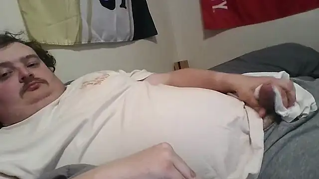 Snapshot of YelpedAverting chatting on 4, 12, 2025 YelpedAverting online show from 4, 12, 2025