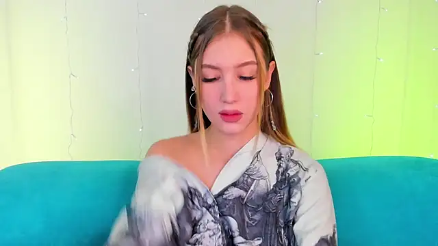 Snapshot of VitalinaBlue chatting on 24, 11, 2025 VitalinaBlue online show from 24, 11, 2025