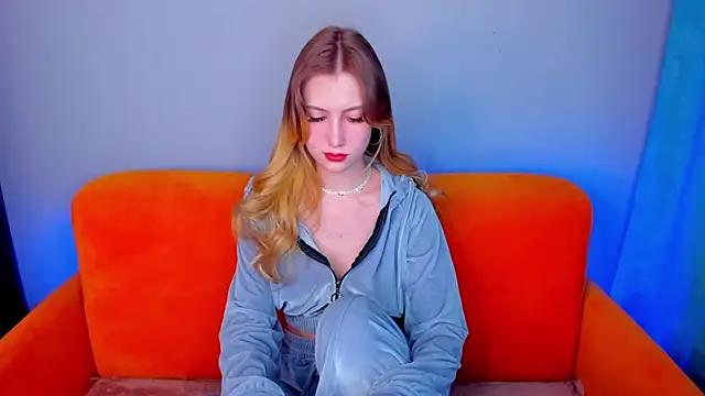 Snapshot of VitalinaBlue chatting on 5, 3, 2025 VitalinaBlue online show from 5, 3, 2025