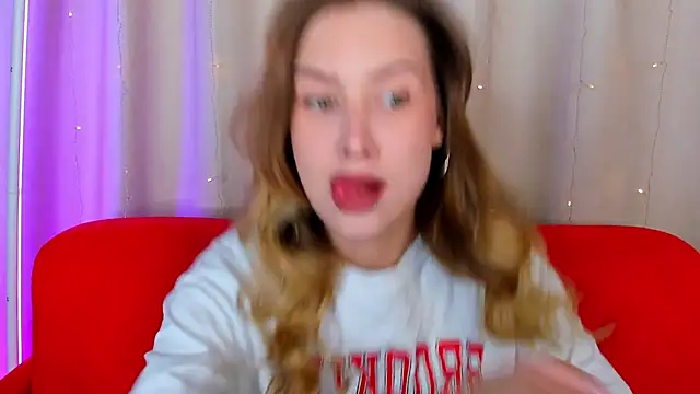 Snapshot of VitalinaBlue chatting on 14, 11, 2025 VitalinaBlue online show from 14, 11, 2025