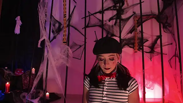 penny sweett  online show from 11, 10, 2025