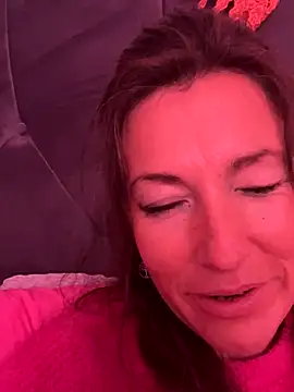 Lwhite1 online show from 16, 9, 2025