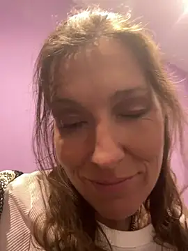 Snapshot of Lwhite1 chatting on 10, 6, 2026 Lwhite1 online show from 10, 6, 2026