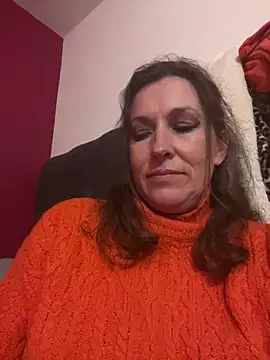 Snapshot of Lwhite1 chatting on 7, 6, 2026 Lwhite1 online show from 7, 6, 2026