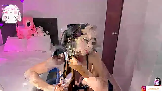 Snapshot of evelyn_23 chatting on 25, 6, 2026 evelyn 23 online show from 25, 6, 2026