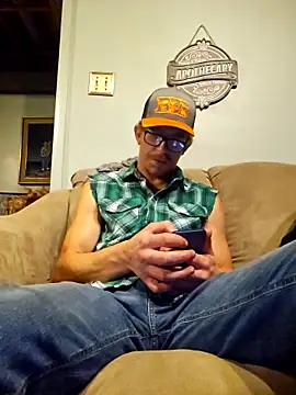 Snapshot of REDHAMMER_ chatting on 4, 3, 2026 REDHAMMER online show from 4, 3, 2026