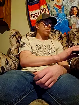 Snapshot of REDHAMMER_ chatting on 5, 3, 2025 REDHAMMER online show from 5, 3, 2025