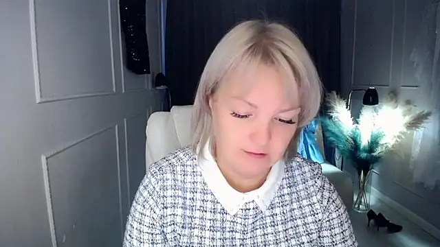 Snapshot of Juarnea chatting on 9, 9, 2025 Juarnea online show from 9, 9, 2025