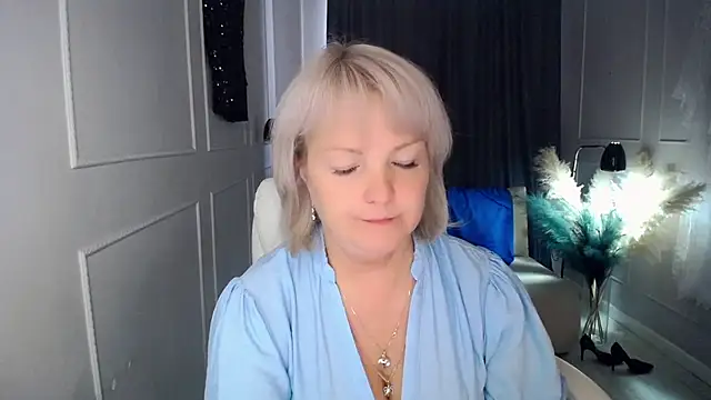 Snapshot of Juarnea chatting on 23, 9, 2025 Juarnea online show from 23, 9, 2025