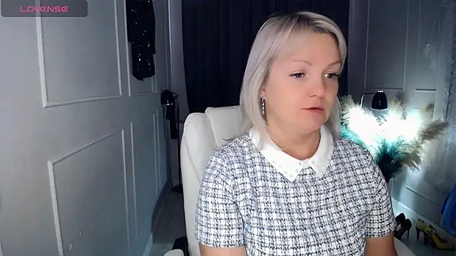 Snapshot of Juarnea chatting on 15, 4, 2026 Juarnea online show from 15, 4, 2026