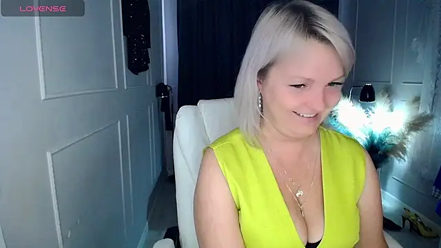 Snapshot of Juarnea chatting on 16, 4, 2026 Juarnea online show from 16, 4, 2026