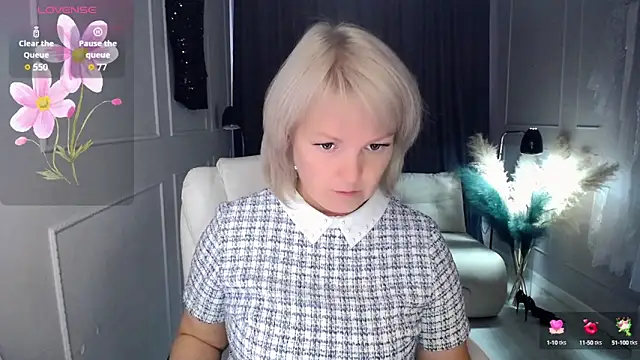 Snapshot of Juarnea chatting on 13, 9, 2025 Juarnea online show from 13, 9, 2025