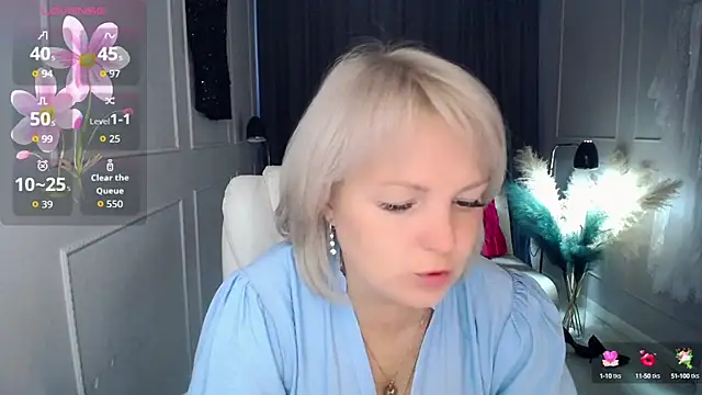 Snapshot of Juarnea chatting on 17, 9, 2025 Juarnea online show from 17, 9, 2025