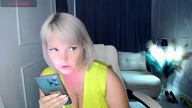 Snapshot of Juarnea chatting on 3, 4, 2026 Juarnea online show from 3, 4, 2026