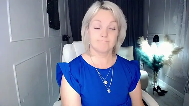 Snapshot of Juarnea chatting on 27, 11, 2025 Juarnea online show from 27, 11, 2025