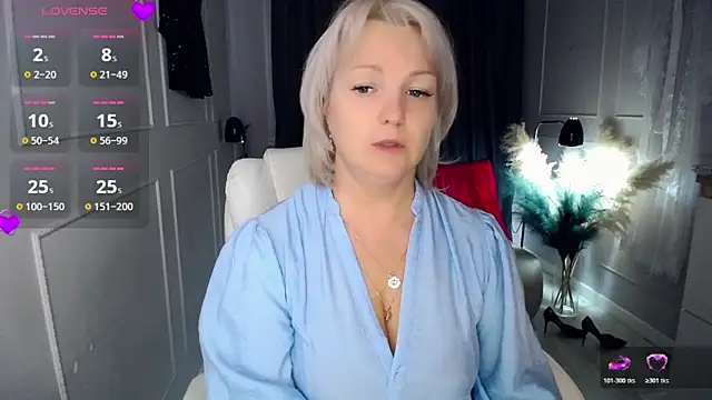 Snapshot of Juarnea chatting on 31, 10, 2025 Juarnea online show from 31, 10, 2025