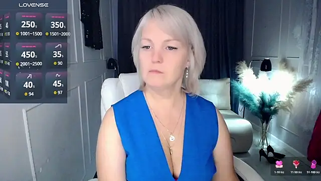 Snapshot of Juarnea chatting on 20, 11, 2025 Juarnea online show from 20, 11, 2025