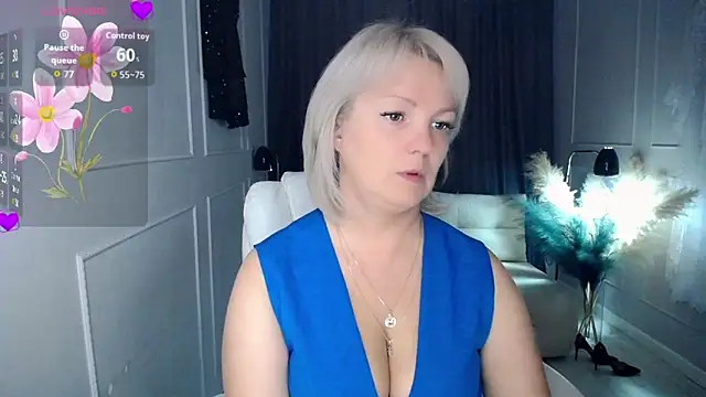 Snapshot of Juarnea chatting on 2, 10, 2025 Juarnea online show from 2, 10, 2025