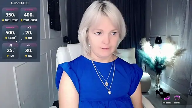 Snapshot of Juarnea chatting on 28, 11, 2025 Juarnea online show from 28, 11, 2025