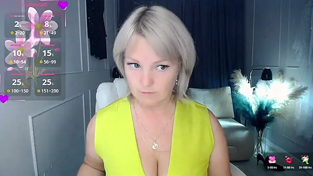 Snapshot of Juarnea chatting on 7, 10, 2025 Juarnea online show from 7, 10, 2025