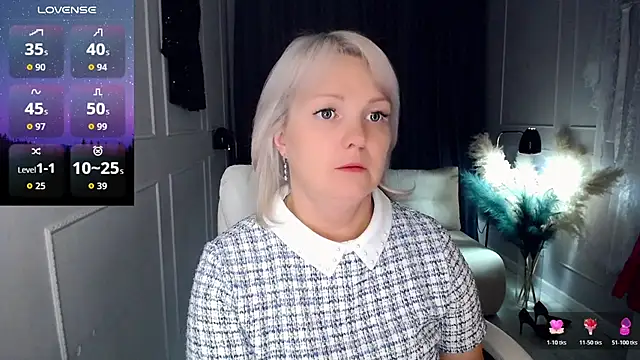 Snapshot of Juarnea chatting on 18, 11, 2025 Juarnea online show from 18, 11, 2025