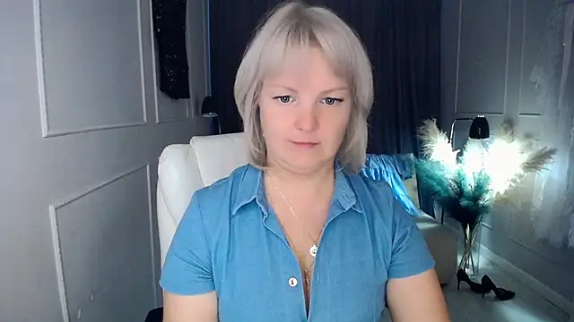 Snapshot of Juarnea chatting on 18, 9, 2025 Juarnea online show from 18, 9, 2025