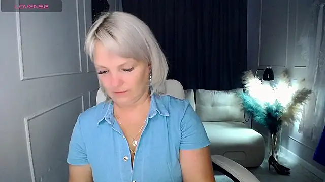 Snapshot of Juarnea chatting on 18, 3, 2026 Juarnea online show from 18, 3, 2026