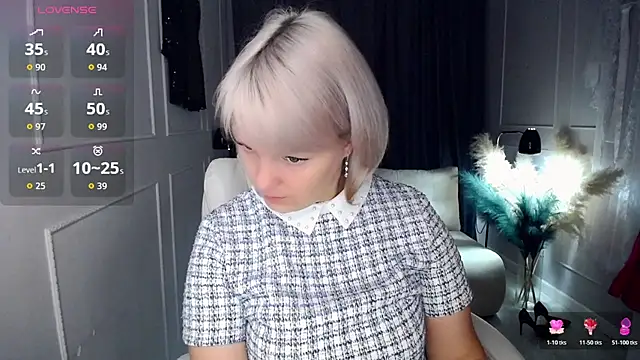 Snapshot of Juarnea chatting on 18, 11, 2025 Juarnea online show from 18, 11, 2025